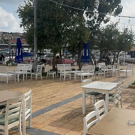 The New House Cesme منزل للإقامة
